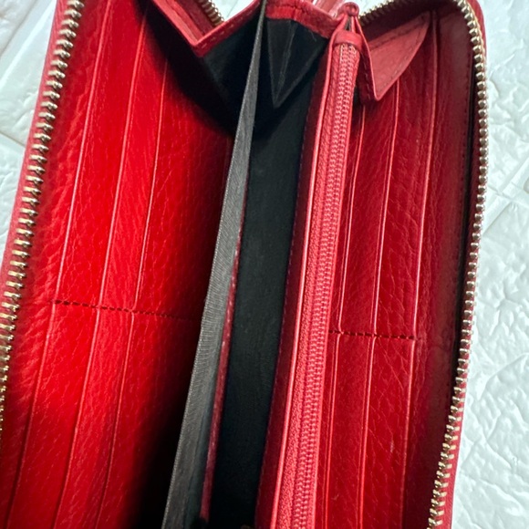 Red Gucci wallet - Picture 2 of 8